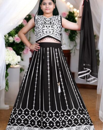 Crop top with dupatta